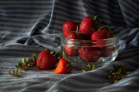 Still_life_with_strawberries_in_a_crystal_bowl