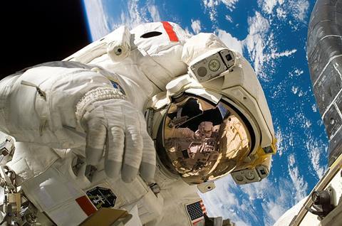 Piers_Sellers_spacewalk