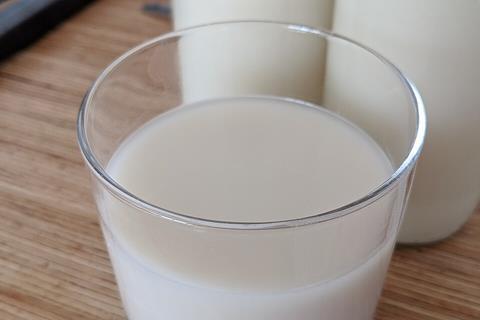 Oat_milk_glass